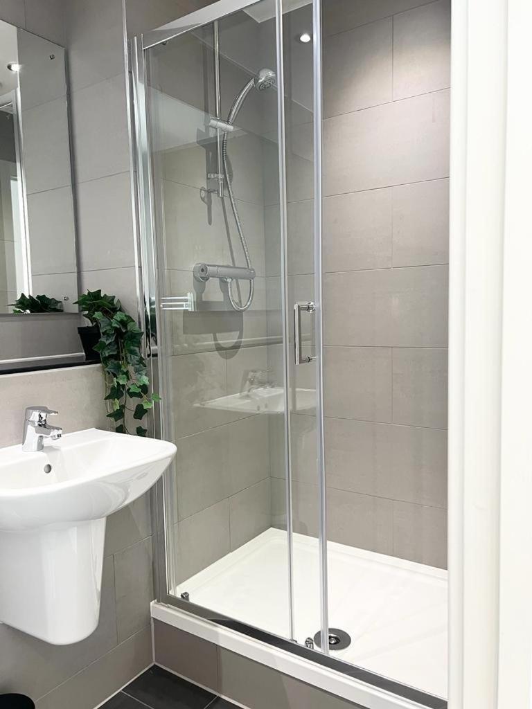 Luxury 2 Bed Apt With City View Manchester Exterior foto